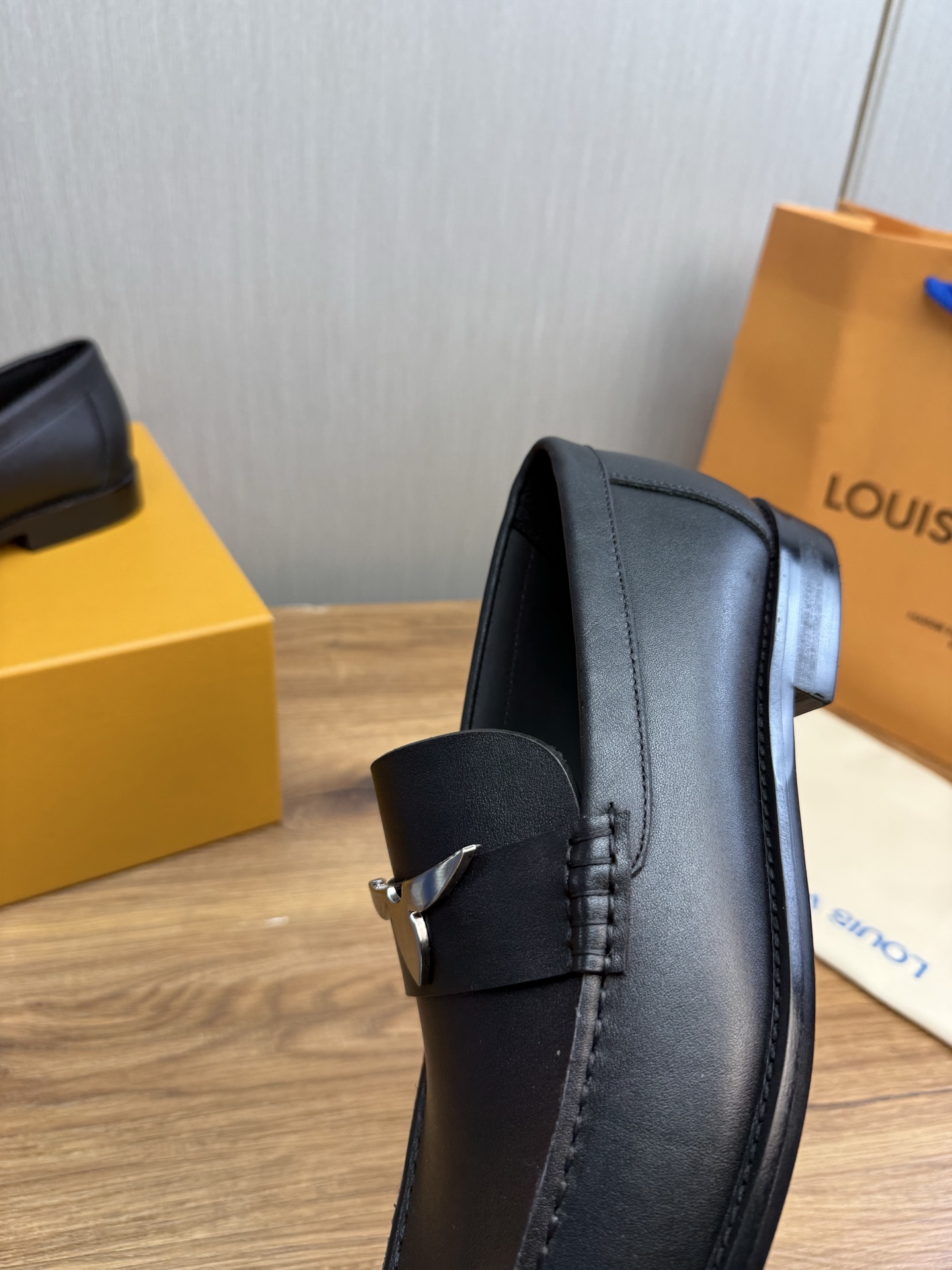 LV